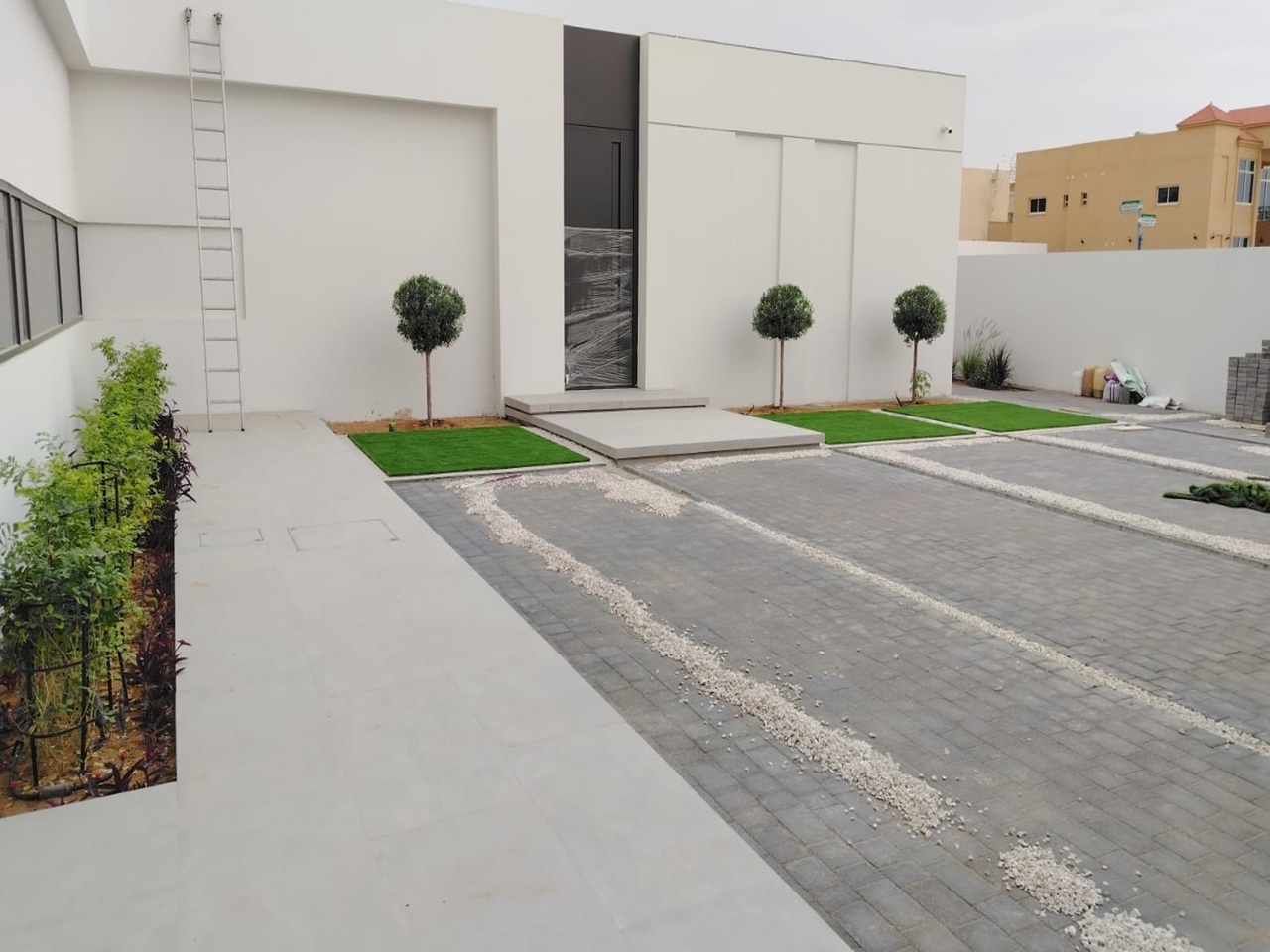 Modern luxury hardscaping design in Dubai