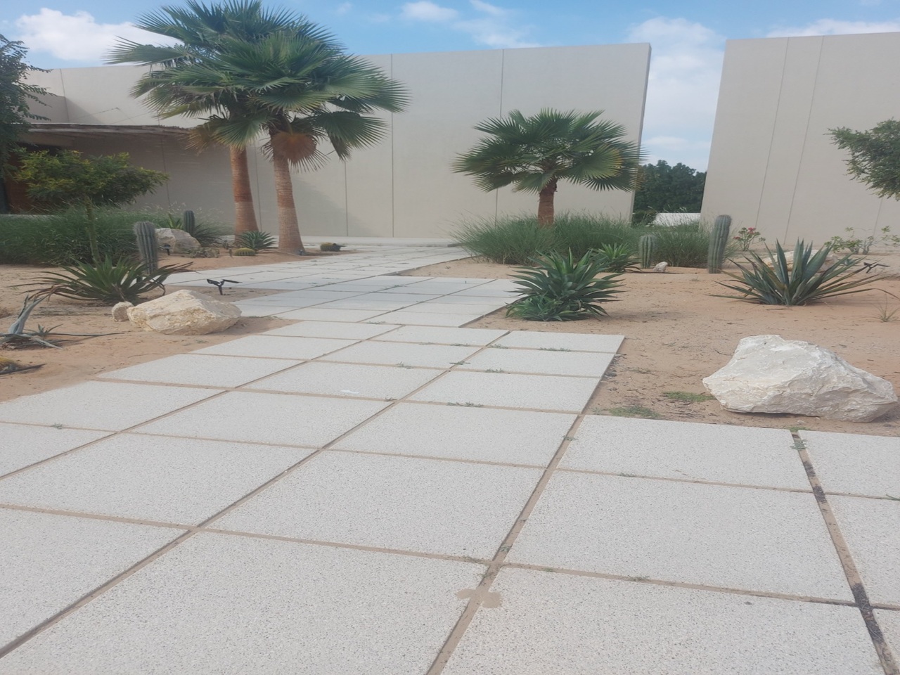Modern luxury villa hardscaping design in Dubai